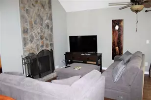 1068 Falling Water Dr, Smyrna, GA 30080 - Photo 7