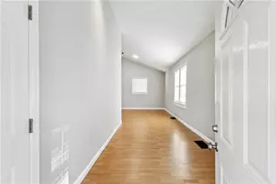 1725 Cascade Terrace SW, Atlanta, GA 30311 - Photo 5