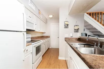 1348 Surrey Lane SW, Marietta, GA 30008 - Photo 3