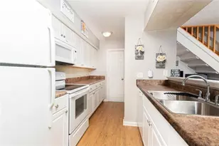 1348 Surrey Ln SW, Marietta, GA 30008 - Photo 3