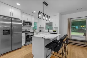 2933 Cloverhurst Dr, Atlanta, GA 30344 - Photo 9