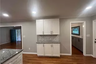 2301 Echo Hills Cir NE, Atlanta, GA 30345 - Photo 9