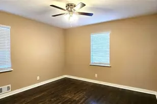 1291 Lorenzo Dr SW, Atlanta, GA 30310 - Photo 9