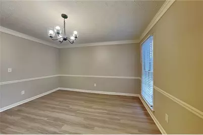 9880 Lake Forest Way, Roswell, GA 30076 - Photo 7