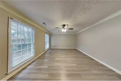 9880 Lake Forest Way, Roswell, GA 30076 - Photo 3