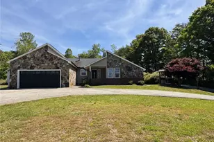 195 Hogsed Rd, Hiawassee, GA 30546 - Photo 1