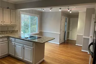 119 Woodlawn Dr NE, Marietta, GA 30067 - Photo 3