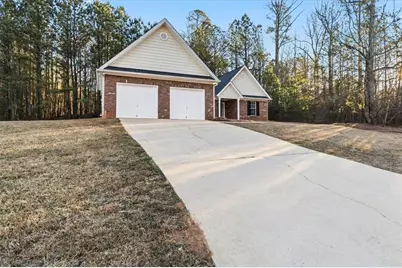 2116 Grand Gleaton Pass NE, Conyers, GA 30013 - Photo 3