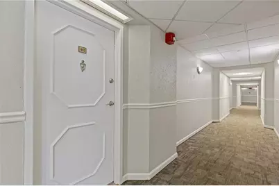 2479 Peachtree Road NE #402, Atlanta, GA 30305 - Photo 15