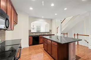 2707 Hallwood Ln, Suwanee, GA 30024 - Photo 9