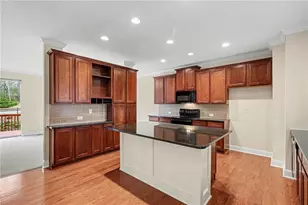 2707 Hallwood Ln, Suwanee, GA 30024 - Photo 7