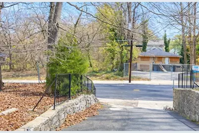 2054 Joseph E Boone Boulevard NW, Atlanta, GA 30314 - Photo 11