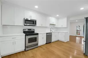 8 Huntington Pl Dr, Atlanta, GA 30350 - Photo 5