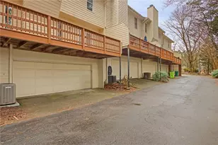 8 Huntington Pl Dr, Atlanta, GA 30350 - Photo 33