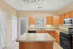 2161 Del Lago Circle NW, Kennesaw, GA 30152 - Photo 3