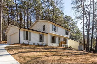1966 S Hidden Hills Parkway, Stone Mountain, GA 30088 - Photo 5