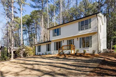 1966 S Hidden Hills Parkway, Stone Mountain, GA 30088 - Photo 5