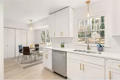 1966 S Hidden Hills Parkway, Stone Mountain, GA 30088 - Photo 17