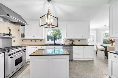 7590 Chaparral Drive, Sandy Springs, GA 30350 - Photo 9