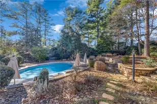 7590 Chaparral Dr, Sandy Springs, GA 30350 - Photo 35