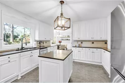 7590 Chaparral Drive, Sandy Springs, GA 30350 - Photo 11