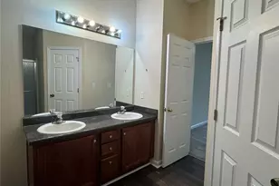 5736 Lakeside Dr, Union City, GA 30291 - Photo 9