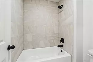 2370 Reserve Manor Ct, Lawrenceville, GA 30043 - Photo 35
