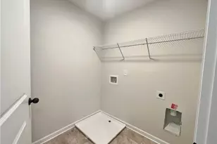 385 Rodeo Dr, Auburn, GA 30011 - Photo 11