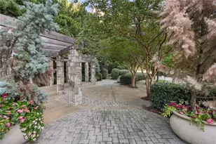 700 Park Regency Pl NE, Atlanta, GA 30326 - Photo 35