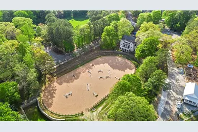 4555 Runnemede Road NW, Atlanta, GA 30327 - Photo 41