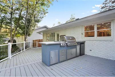 4555 Runnemede Road NW, Atlanta, GA 30327 - Photo 35