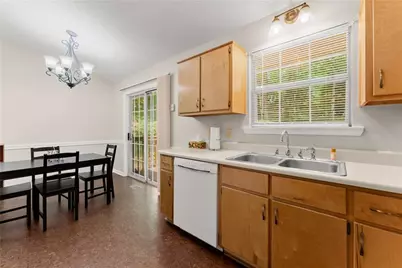 6311 Bent Oaks Court, Flowery Branch, GA 30542 - Photo 17