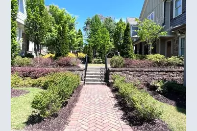 979 Azalee Hester Wharton Way, Atlanta, GA 30318 - Photo 3