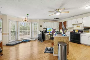 1033 Chestnut Hill Cir SW, Marietta, GA 30064 - Photo 5