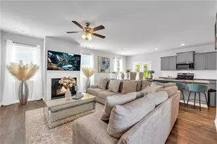 930 Bentley Dr, Fairburn, GA 30213 - Photo 5