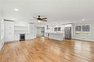 2210 Riverside Dr, Gainesville, GA 30501 - Photo 9