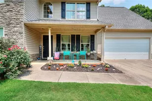 2314 Robin Dr, Loganville, GA 30052 - Photo 3