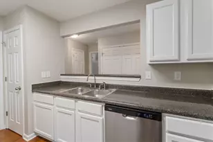 4654 Raven Wood Loop, Union City, GA 30291 - Photo 11