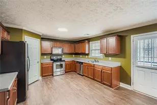 5861 Fairington Farms Ln, Lithonia, GA 30038 - Photo 9