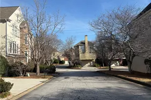 2450 Vivian Cir, Decatur, GA 30030 - Photo 31