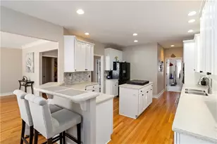 2450 Vivian Cir, Decatur, GA 30030 - Photo 9