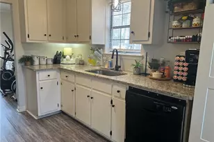 121 Westchester Dr, Barnesville, GA 30204 - Photo 11