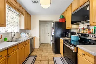 1729 Brandi Ln, Loganville, GA 30052 - Photo 5