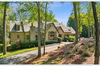 105 Kingston Manor, Atlanta, GA 30342 - Photo 5