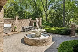 105 Kingston Manor, Atlanta, GA 30342 - Photo 43