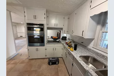 421 N 5th Avenue, Winder, GA 30680 - Photo 5