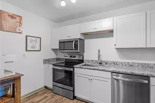 3790 Sweetbriar Cir, Lithia Springs, GA 30122 - Photo 9