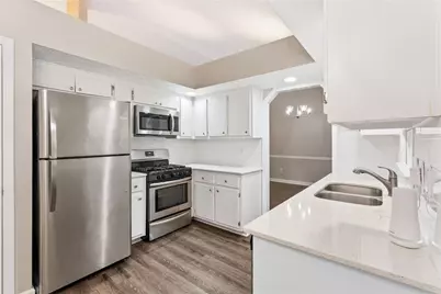 1511 Hillside Drive SE, Conyers, GA 30094 - Photo 9