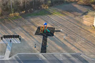 201 McGinnis Cir, Calhoun, GA 30701 - Photo 9