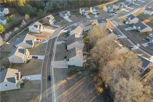 201 McGinnis Cir, Calhoun, GA 30701 - Photo 3